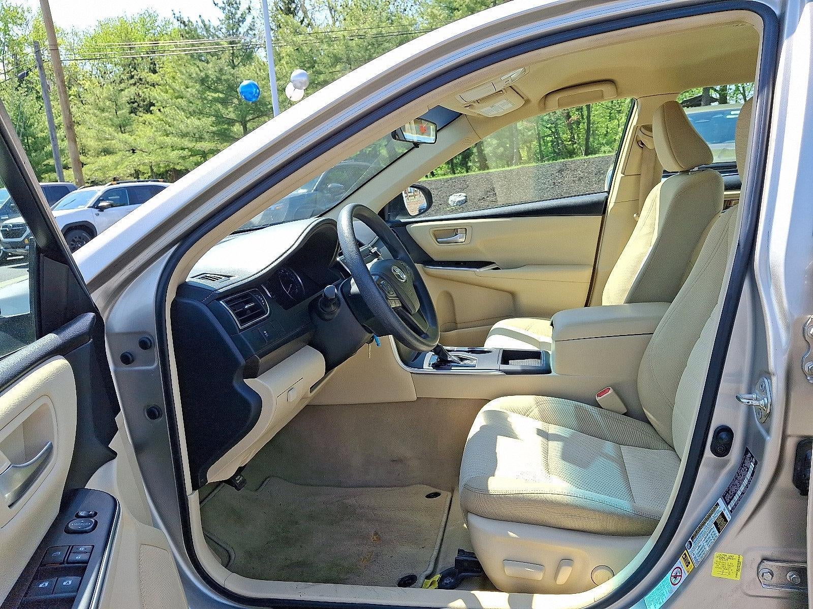 2017 Toyota Camry LE Auto (SE)