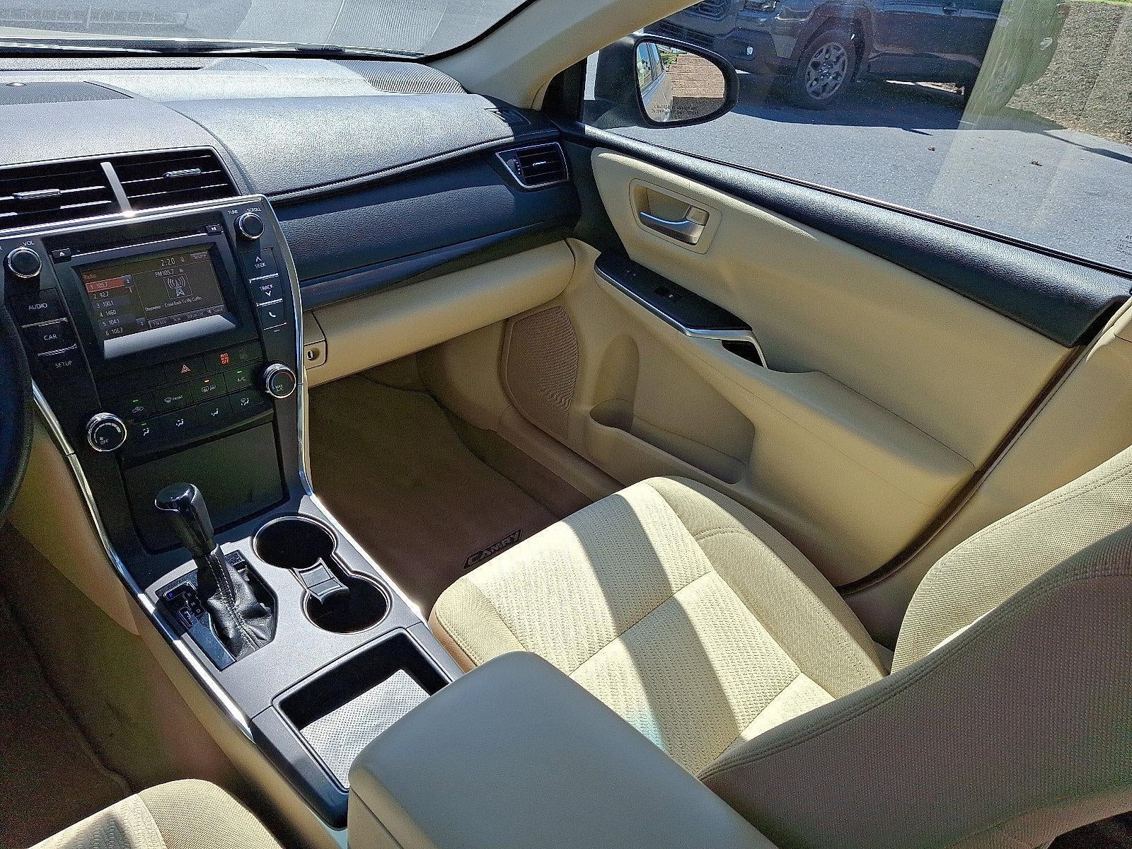 2017 Toyota Camry LE Auto (SE)