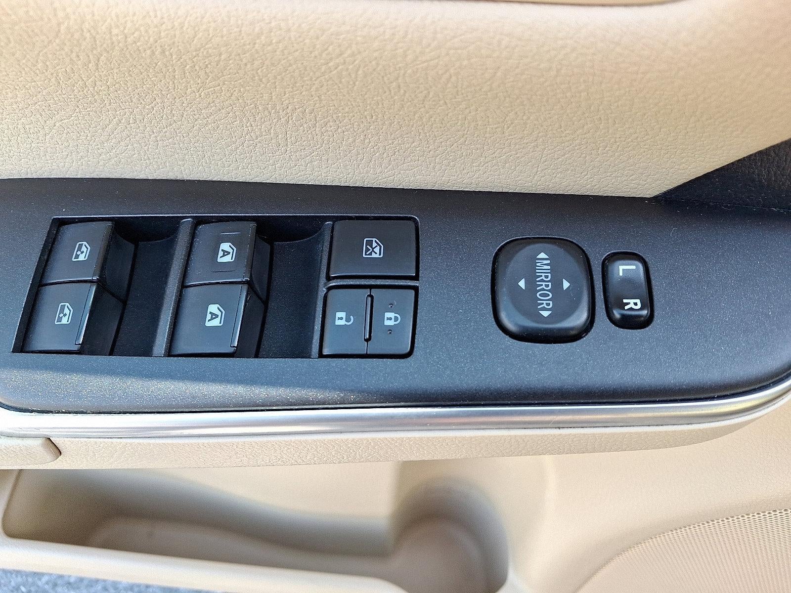 2017 Toyota Camry LE Auto (SE)