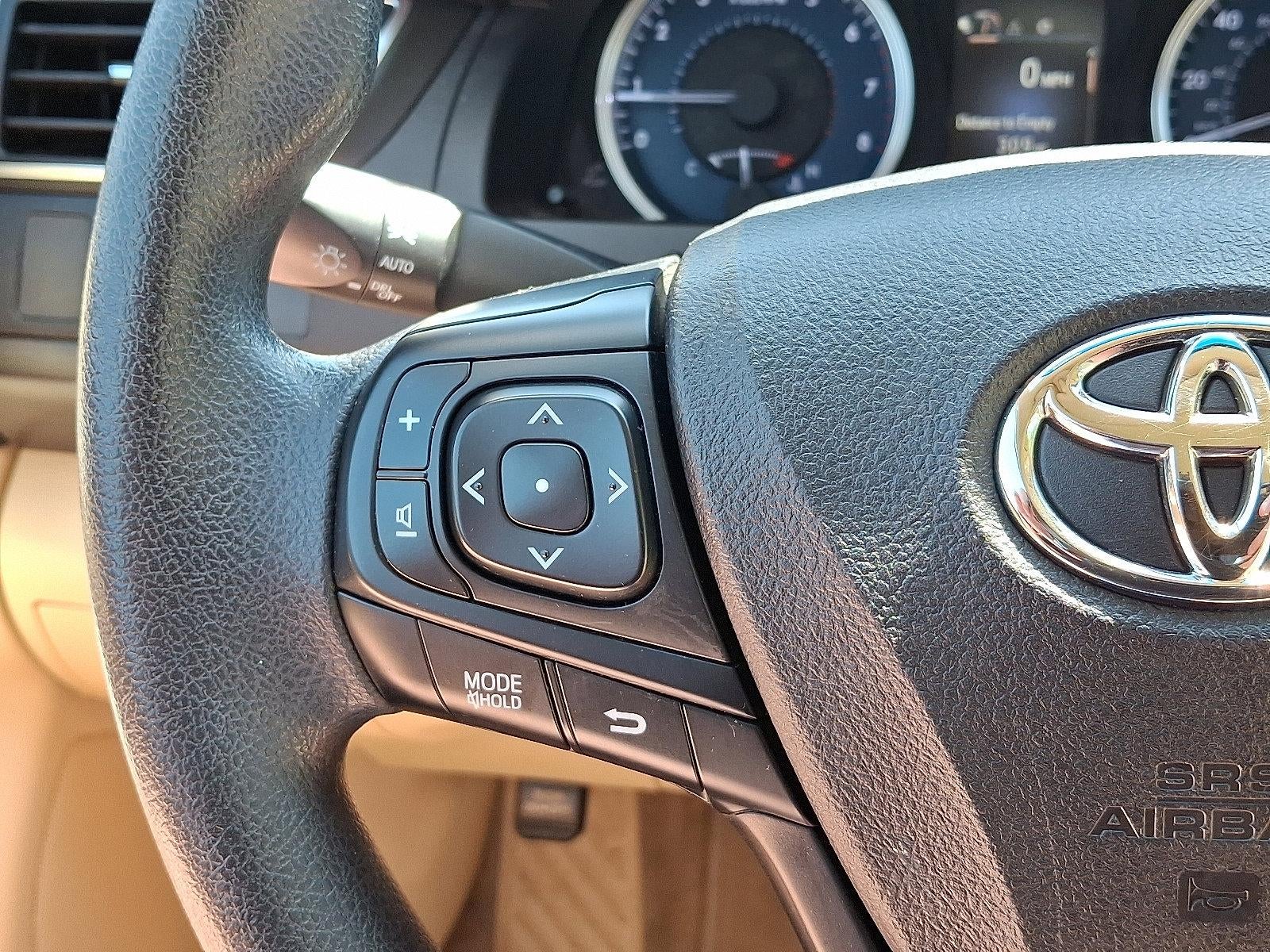 2017 Toyota Camry LE Auto (SE)