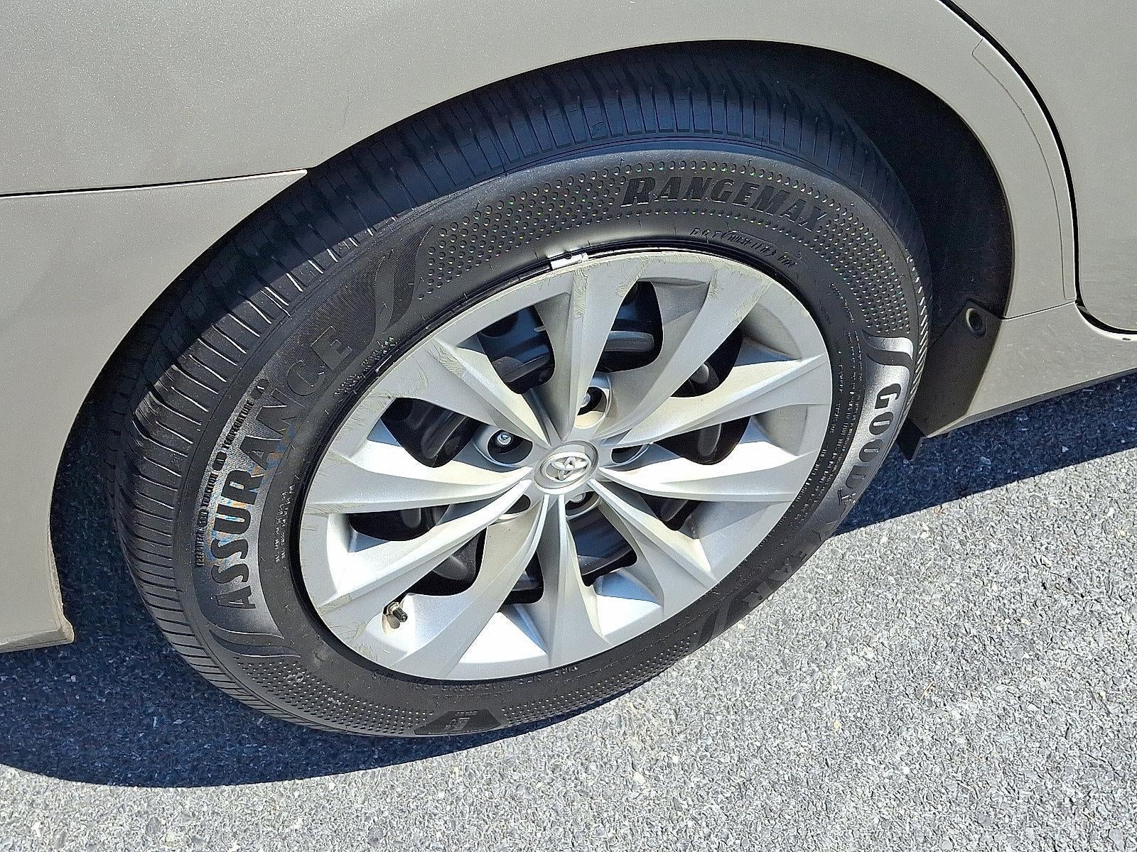 2017 Toyota Camry LE Auto (SE)