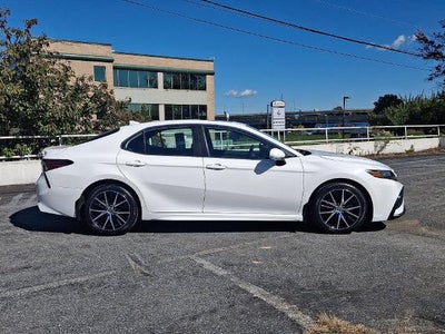 2023 Toyota Camry SE Auto (Natl)