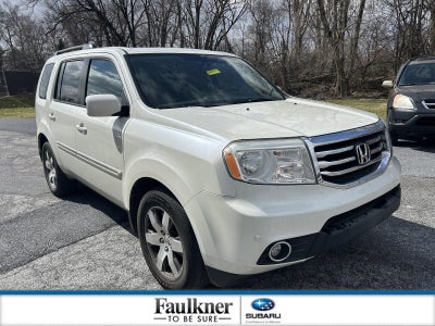 2015 Honda Pilot 4WD Touring with DVD Rear Entertainment System and Navigation