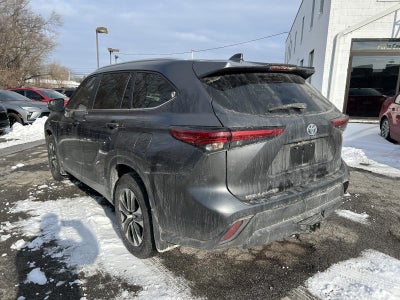 2023 Toyota Highlander Hybrid XLE AWD (Natl)