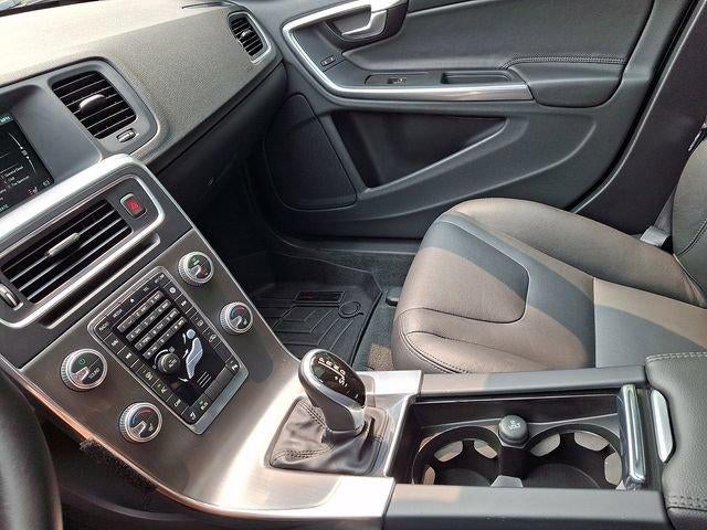 2016 Volvo V60 4dr Wgn T5 Premier AWD