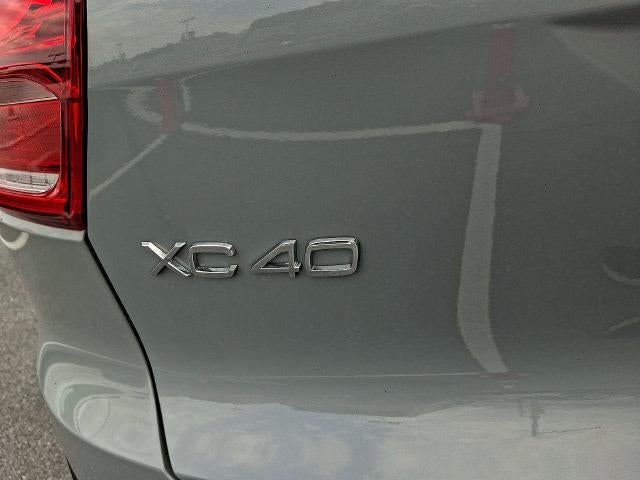 2025 Volvo XC40 B5 AWD Plus Bright Theme