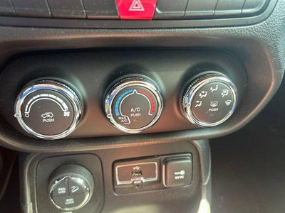 2015 Jeep Renegade 4WD 4dr Trailhawk