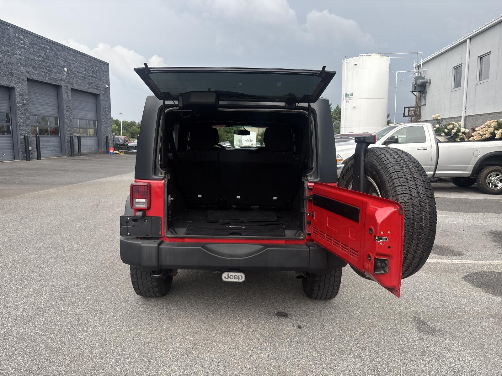2014 Jeep Wrangler Unlimited 4WD 4dr Sport