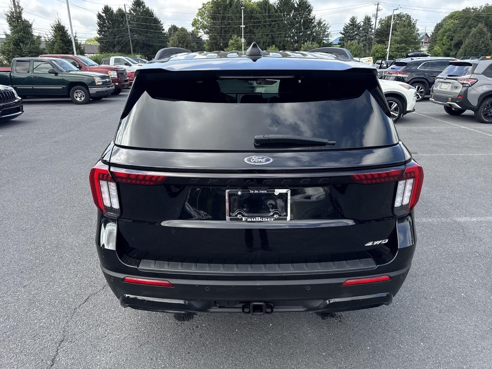 2025 Ford Explorer ST-Line 4WD