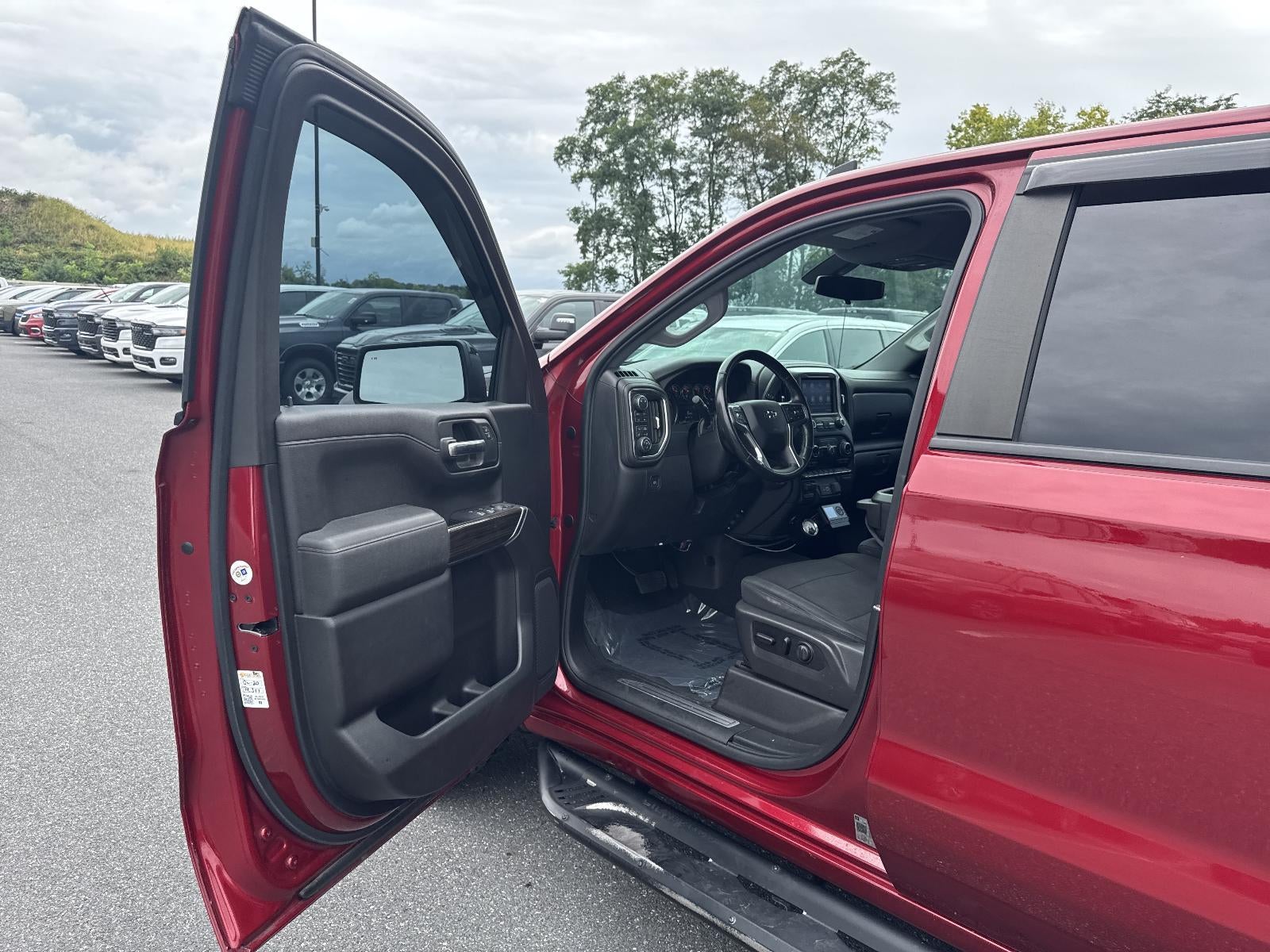 2019 Chevrolet Silverado 1500 Crew Cab Short Box 4-Wheel Drive RST