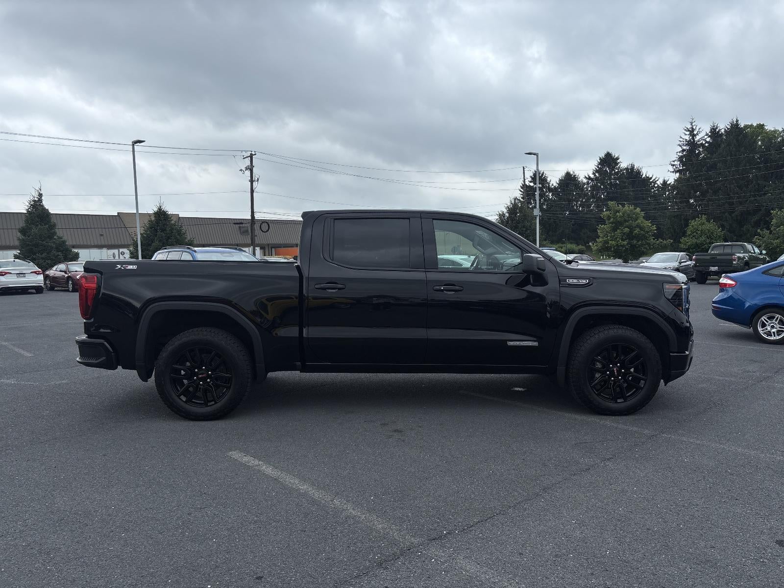 2025 GMC Sierra 1500 Crew Cab Short Box 4-Wheel Drive Elevation 3SB
