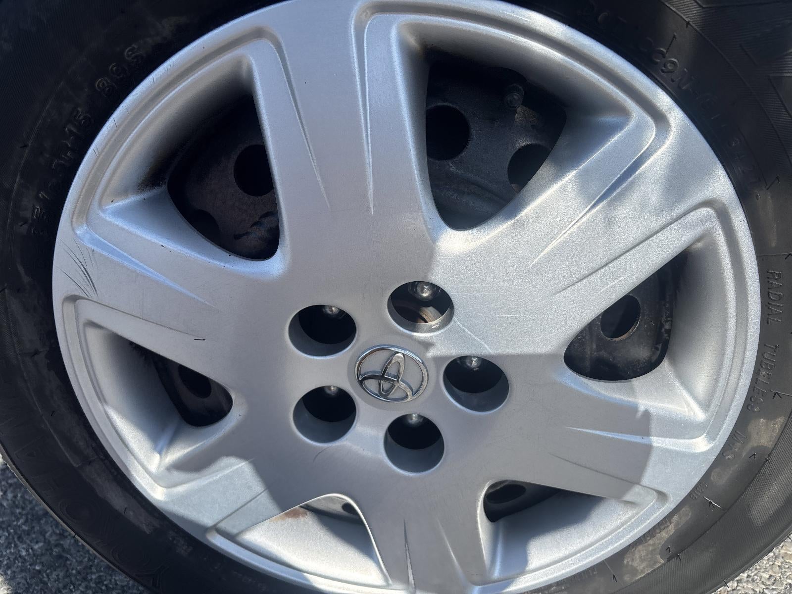 2005 Toyota Corolla LE