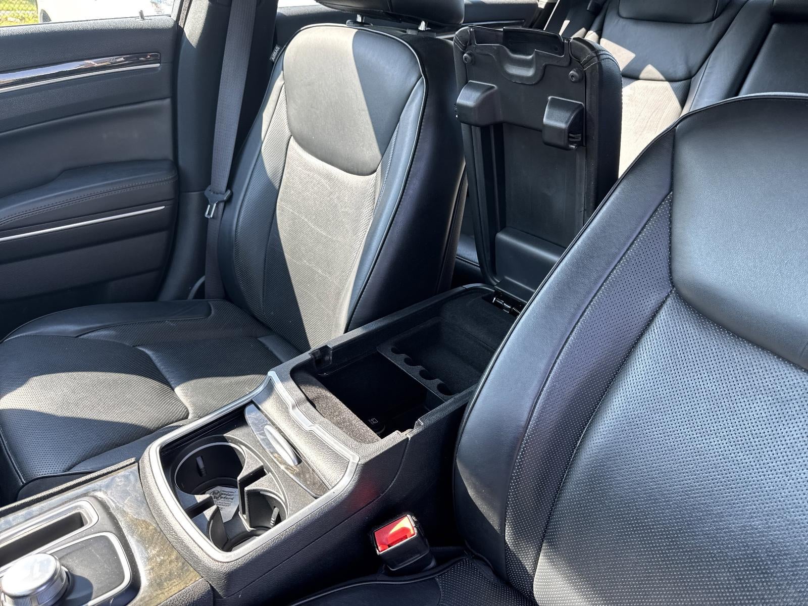 2016 Chrysler 300 4dr Sdn 300C RWD