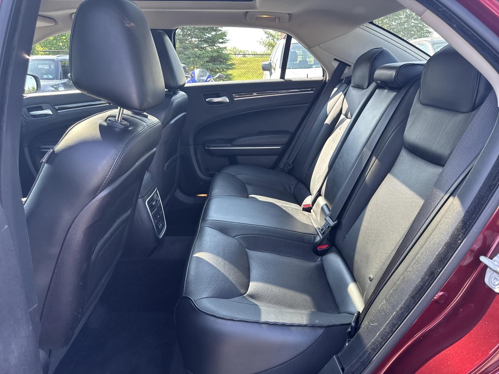 2016 Chrysler 300 4dr Sdn 300C RWD