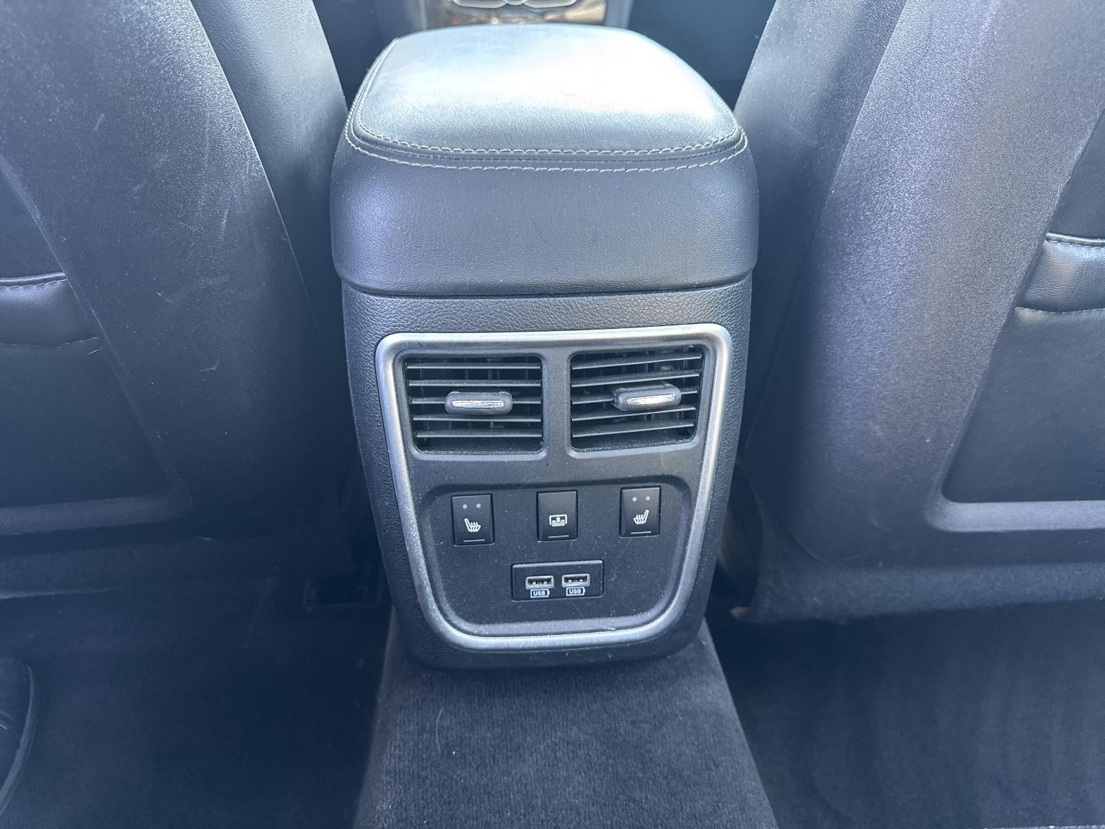2016 Chrysler 300 4dr Sdn 300C RWD
