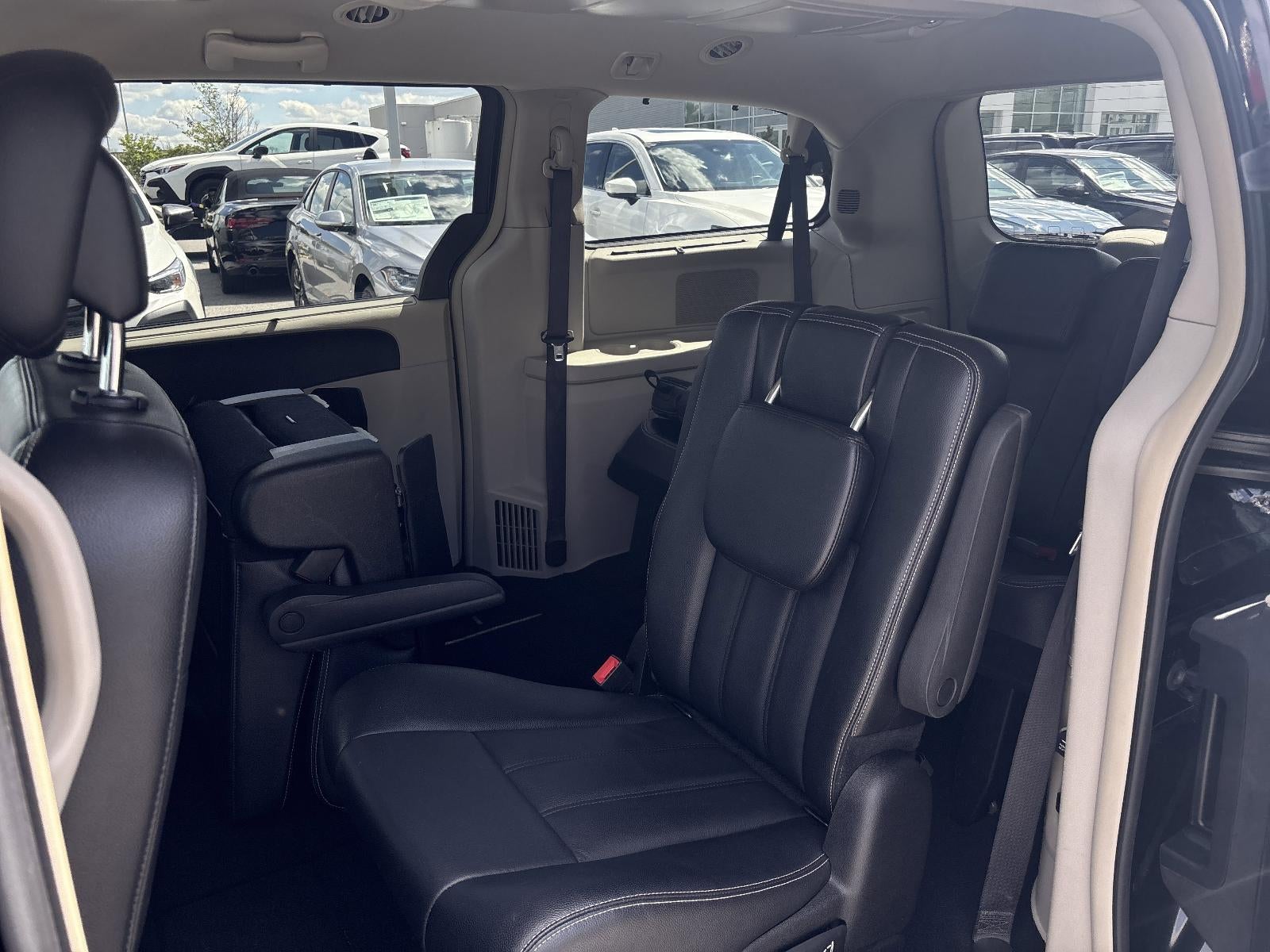 2015 Chrysler Town & Country 4dr Wgn Touring