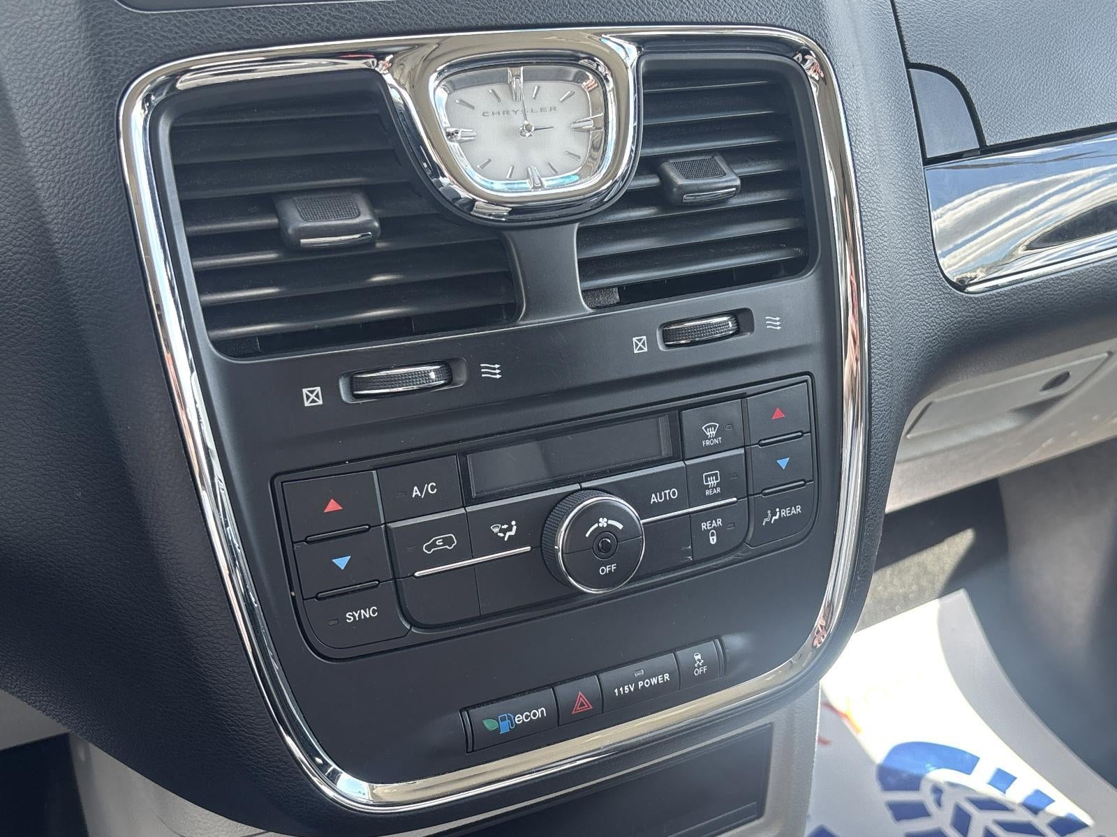 2015 Chrysler Town & Country 4dr Wgn Touring