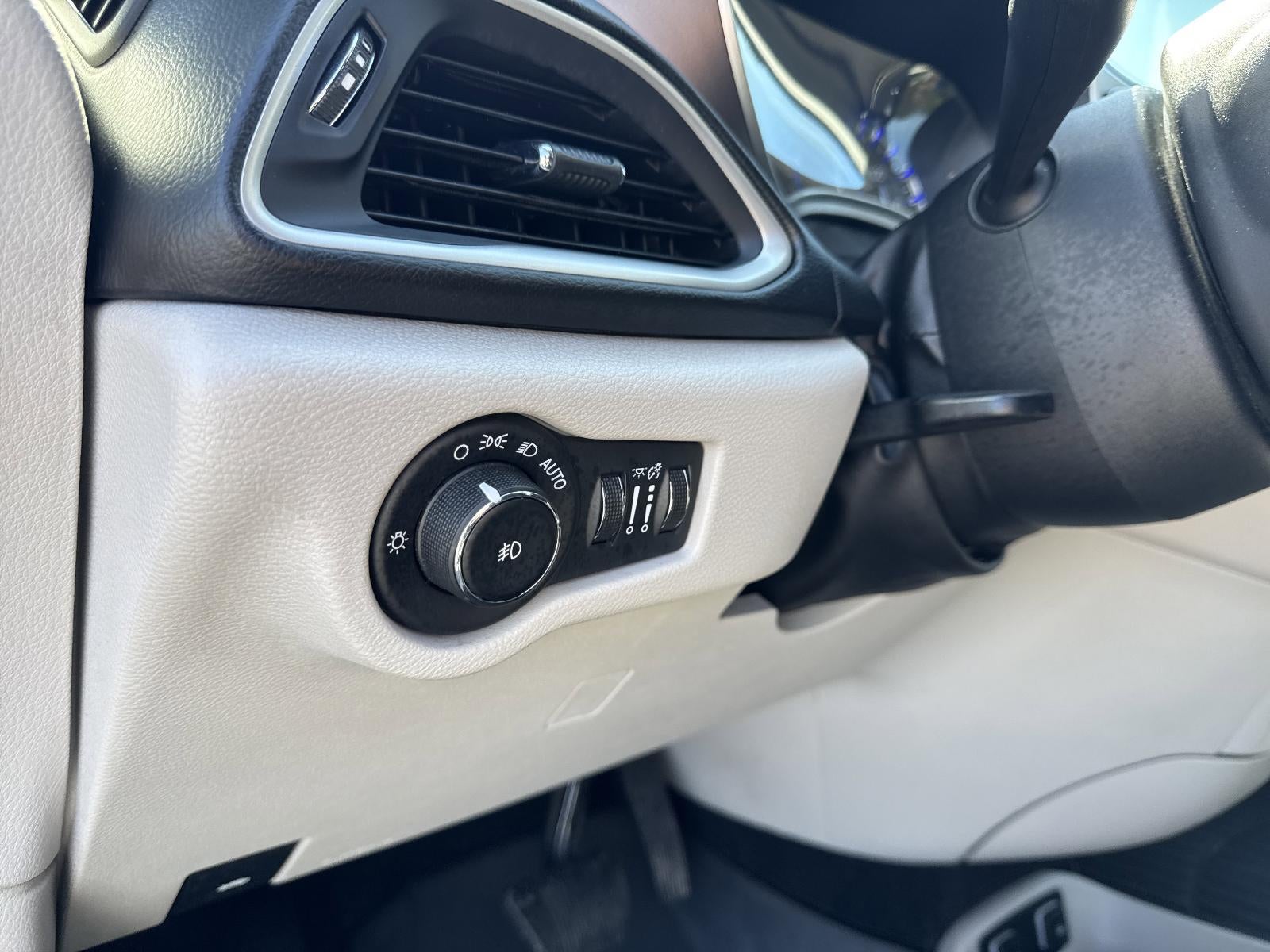 2017 Chrysler Pacifica Touring-L FWD