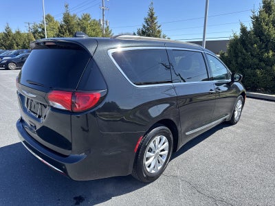 2017 Chrysler Pacifica Touring-L FWD