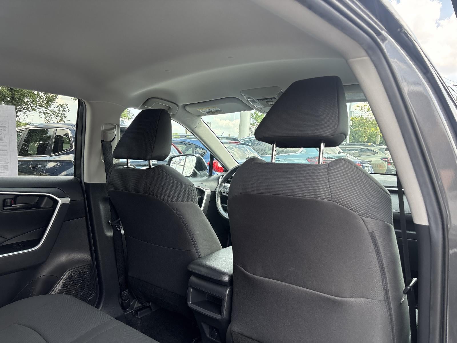 2021 Toyota RAV4 LE AWD (Natl)