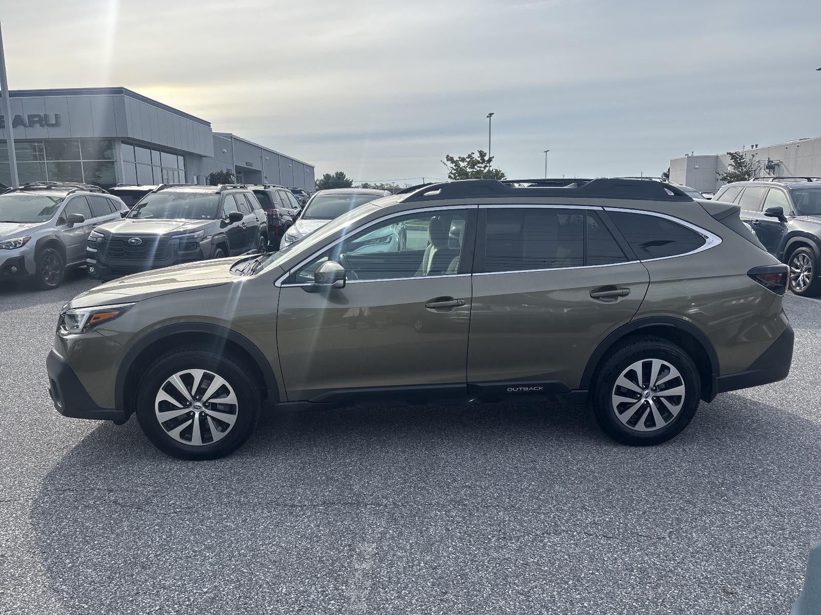 2022 Subaru Outback Premium CVT