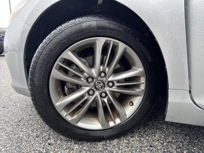 2017 Toyota Camry SE Auto (SE)