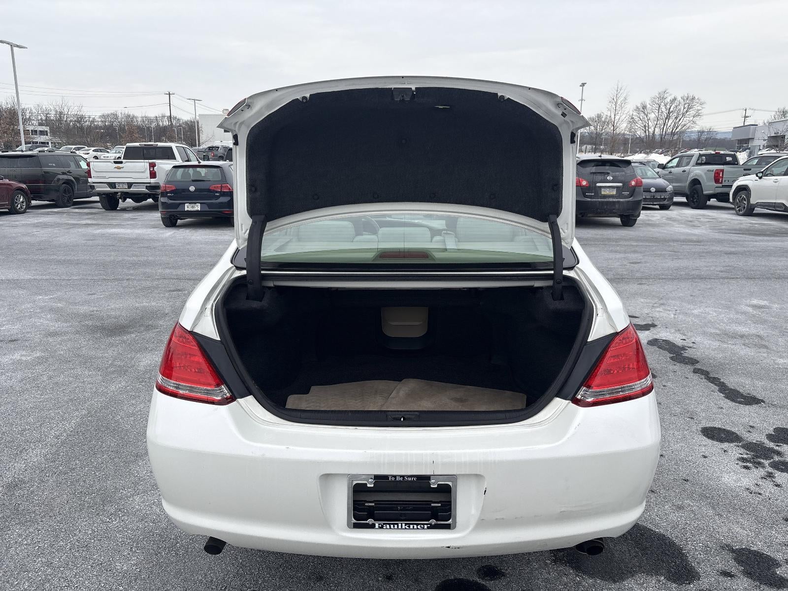 2010 Toyota Avalon 4dr Sdn XLS (Natl)