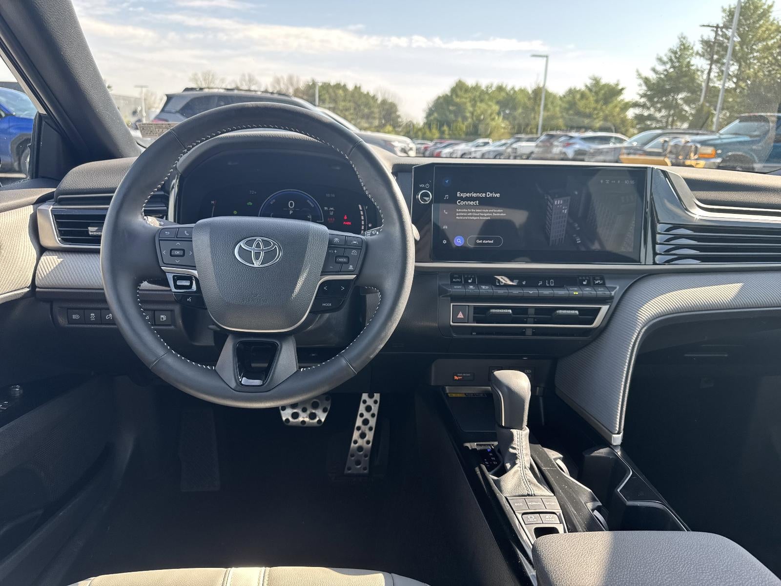 2025 Toyota Camry SE (SE)