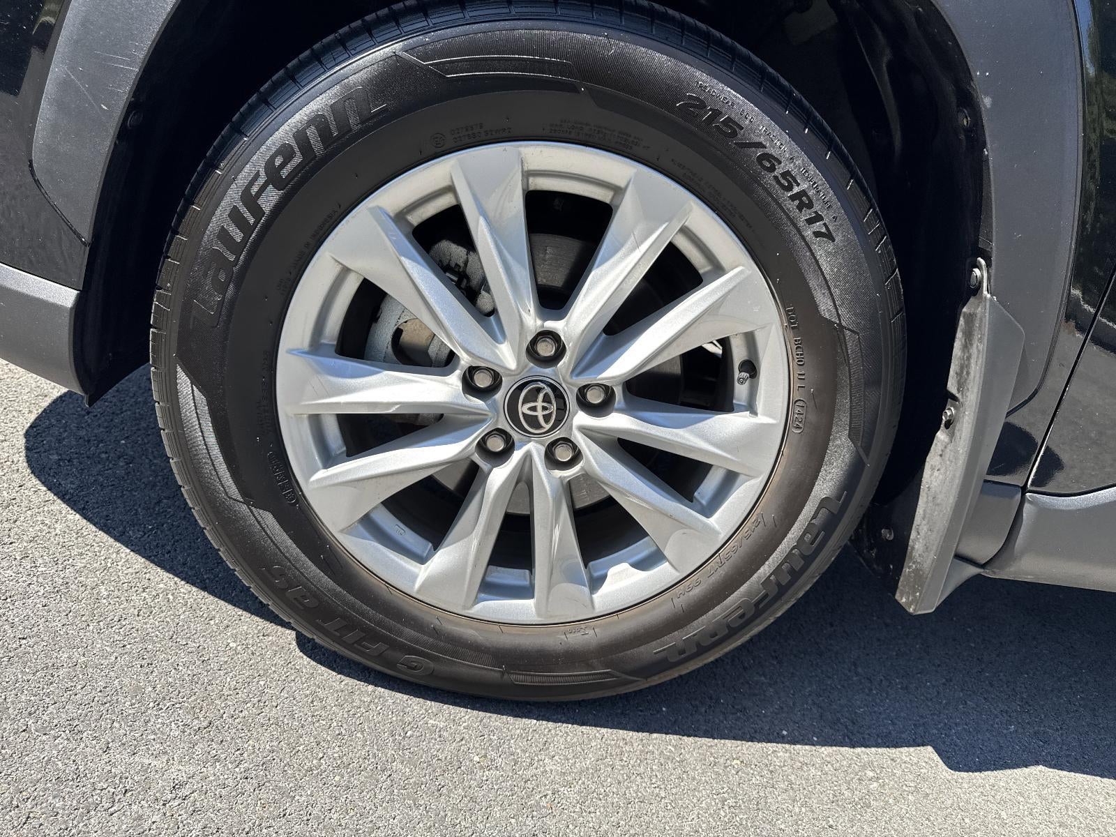 2022 Toyota Corolla Cross LE 4WD (Natl)