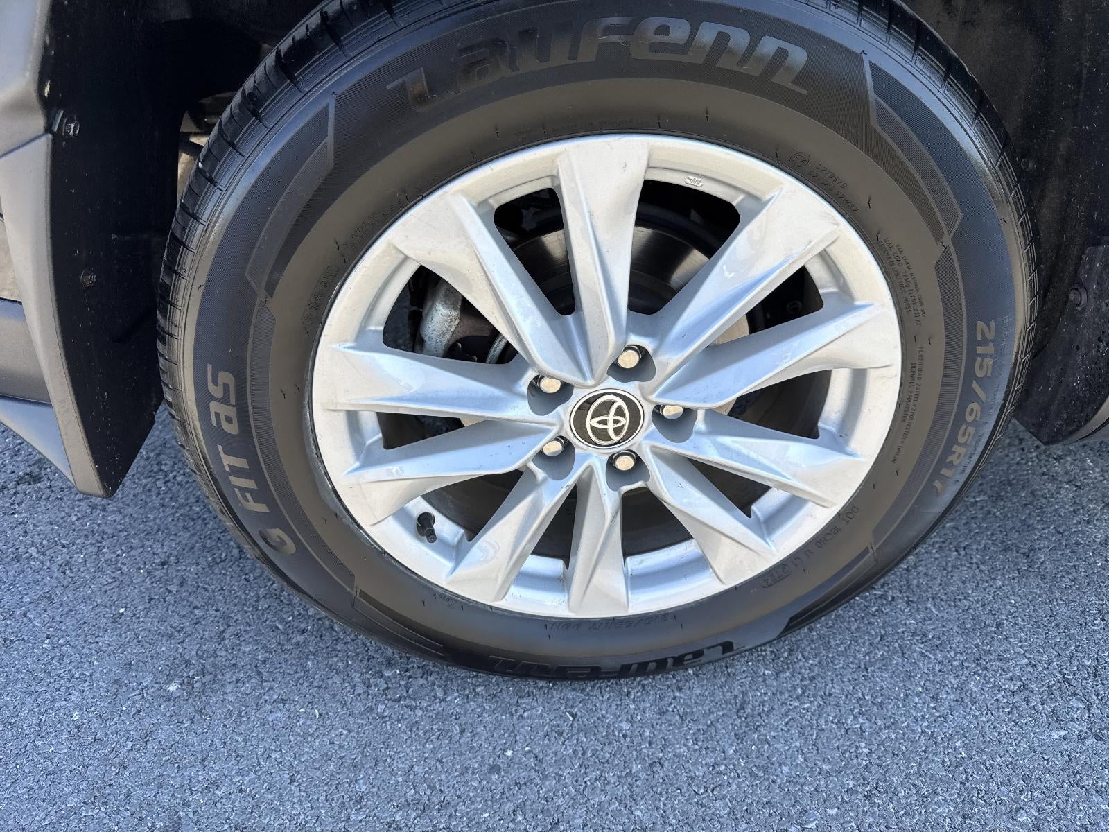 2022 Toyota Corolla Cross LE 4WD (Natl)