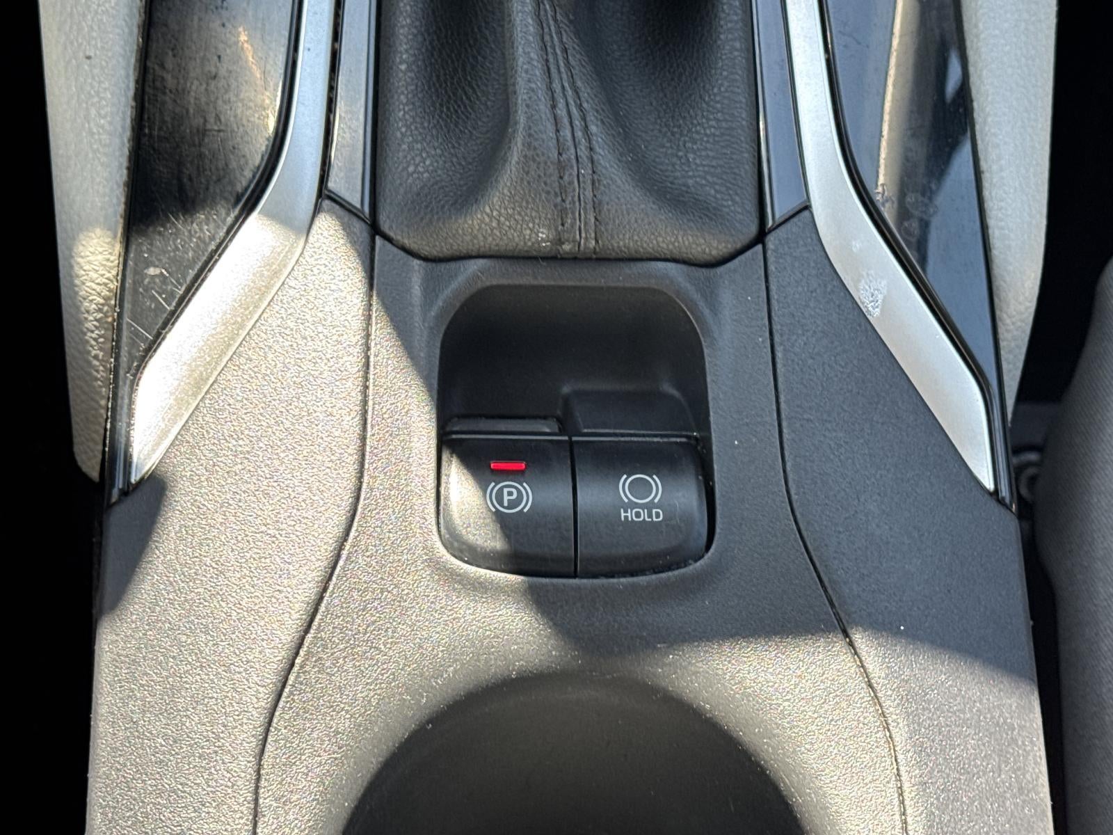 2022 Toyota Corolla Cross LE 4WD (Natl)