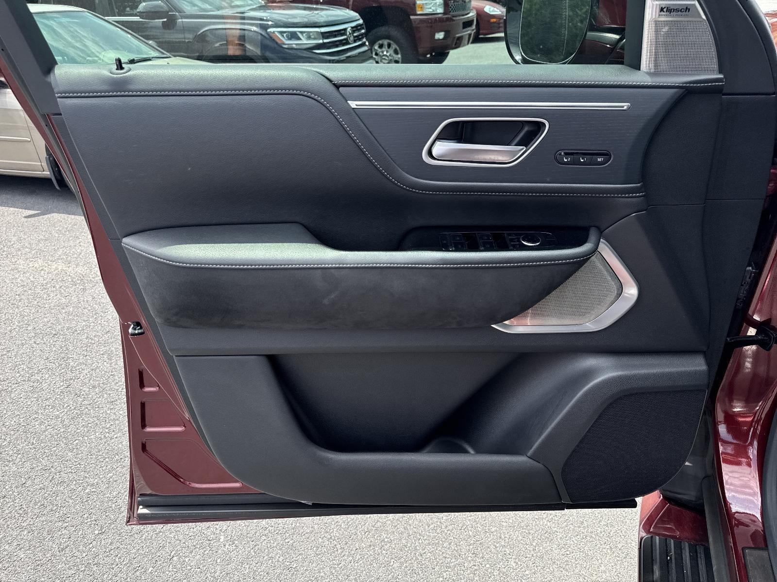 2025 INFINITI QX80 SENSORY AWD