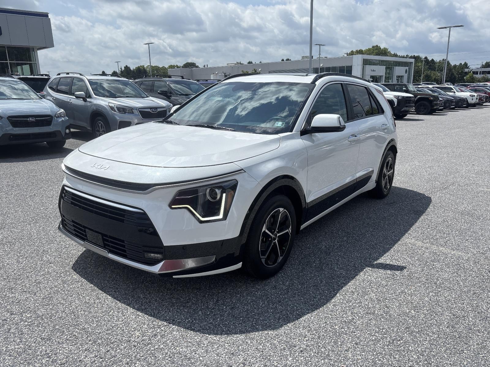 2025 Kia Niro SX FWD