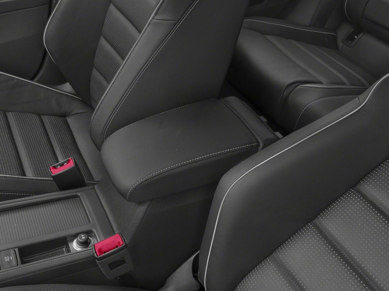 2018 Volkswagen Golf R 2.0T DSG w/DCC/Nav