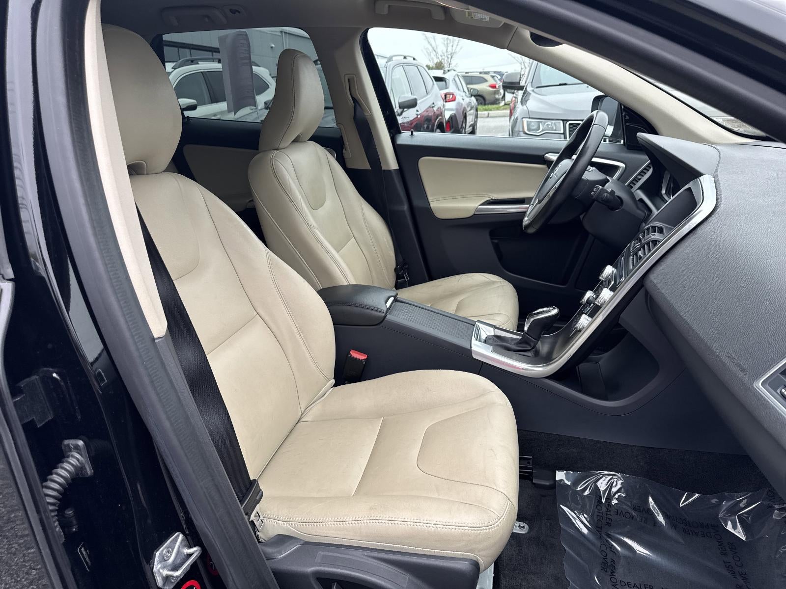 2016 Volvo XC60 AWD 4dr T6 Drive-E