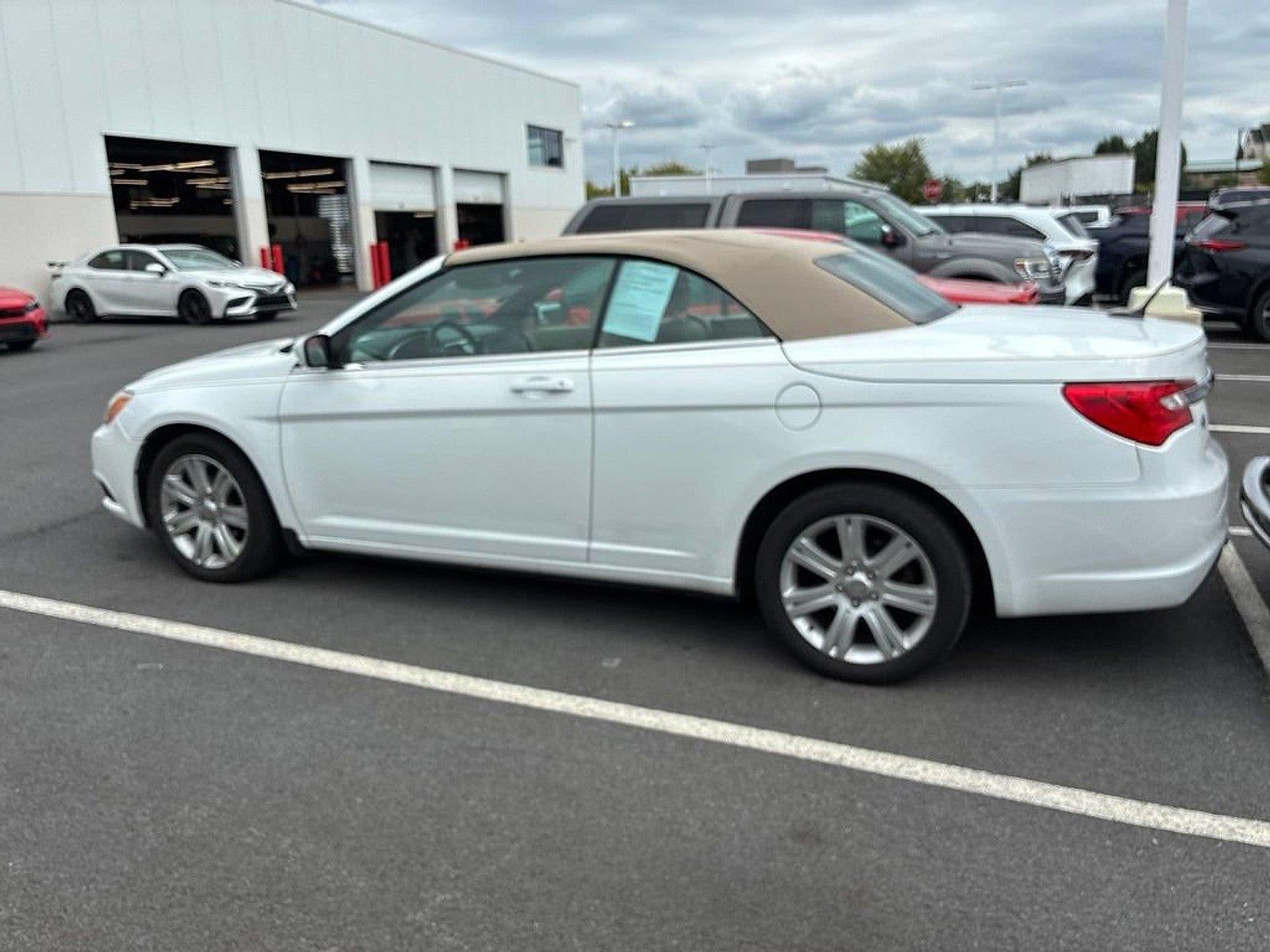 2014 Chrysler 200 2dr Conv Touring