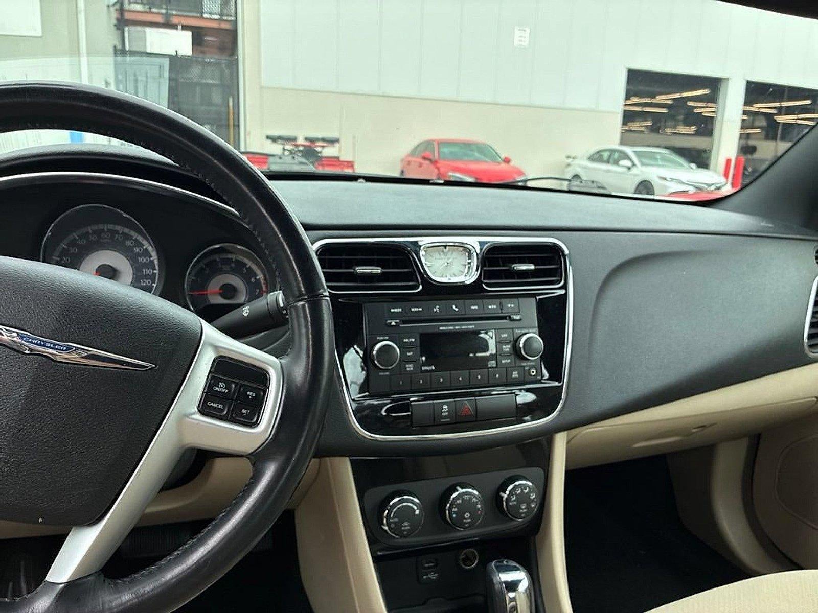 2014 Chrysler 200 2dr Conv Touring