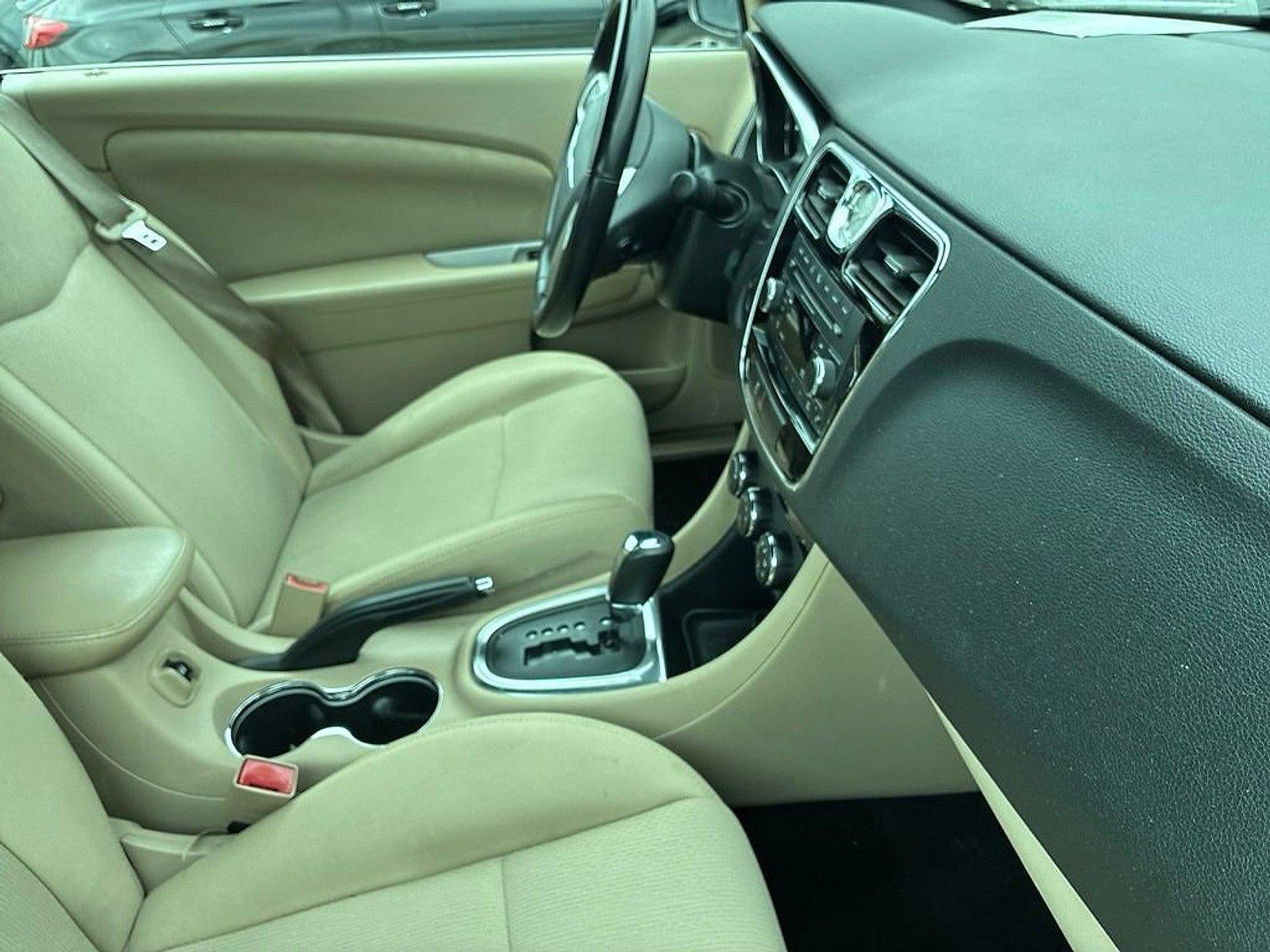 2014 Chrysler 200 2dr Conv Touring