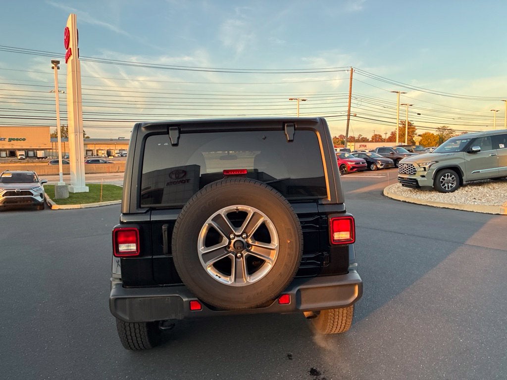 2021 Jeep Wrangler Unlimited Sahara