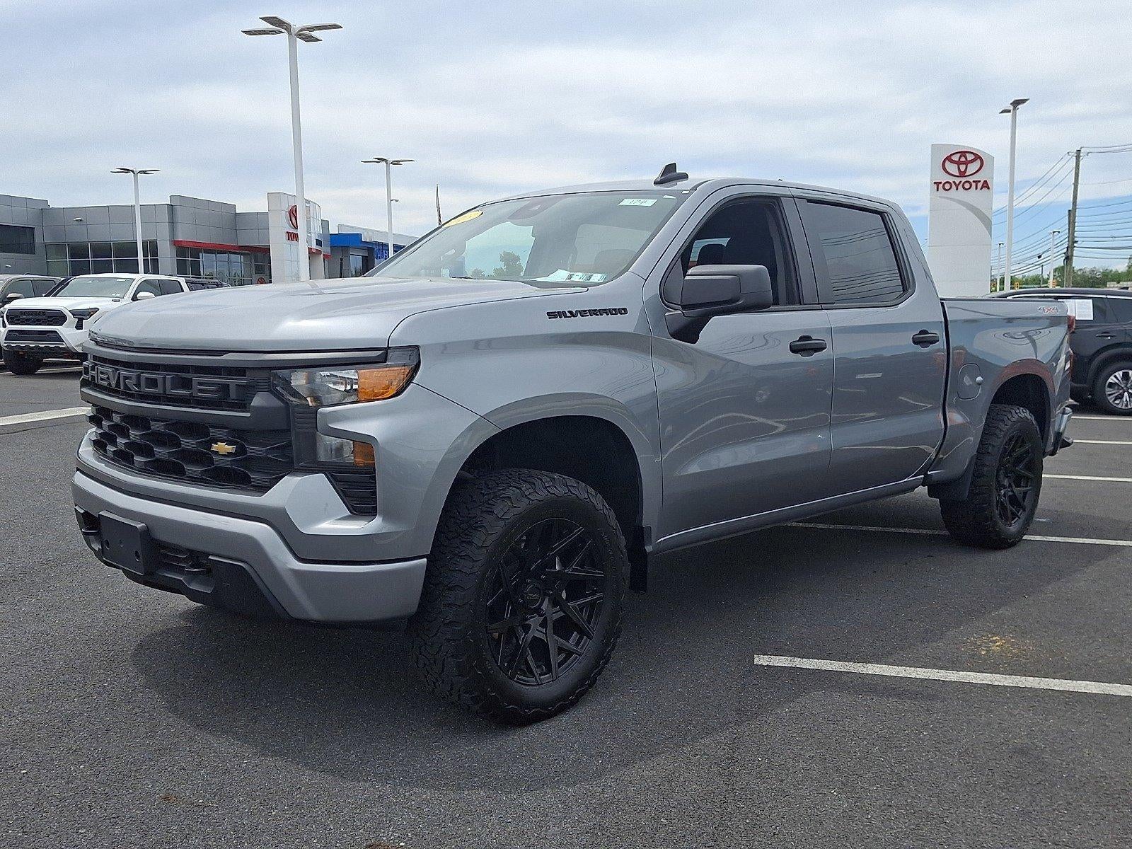 2023 Chevrolet Silverado 1500 Crew Cab Short Box 4-Wheel Drive Custom