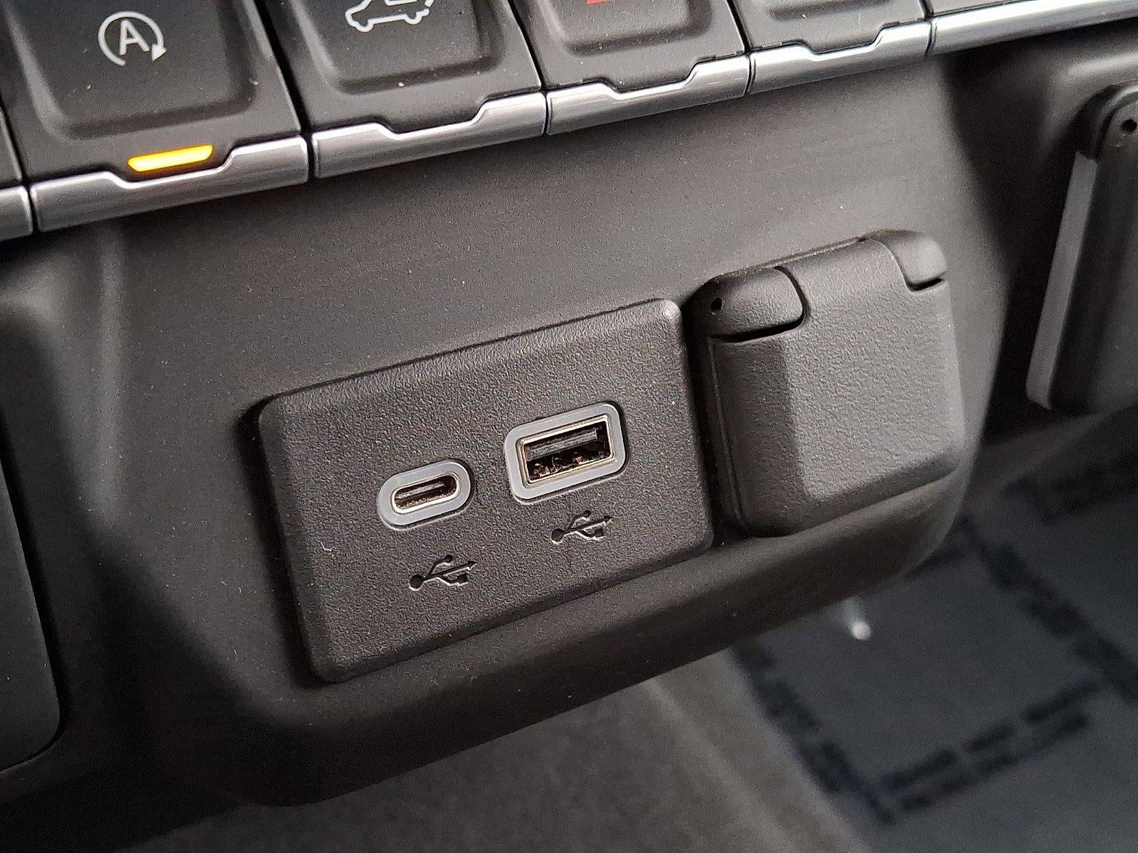 2022 Chevrolet Silverado 1500 Crew Cab Short Box 4-Wheel Drive Custom