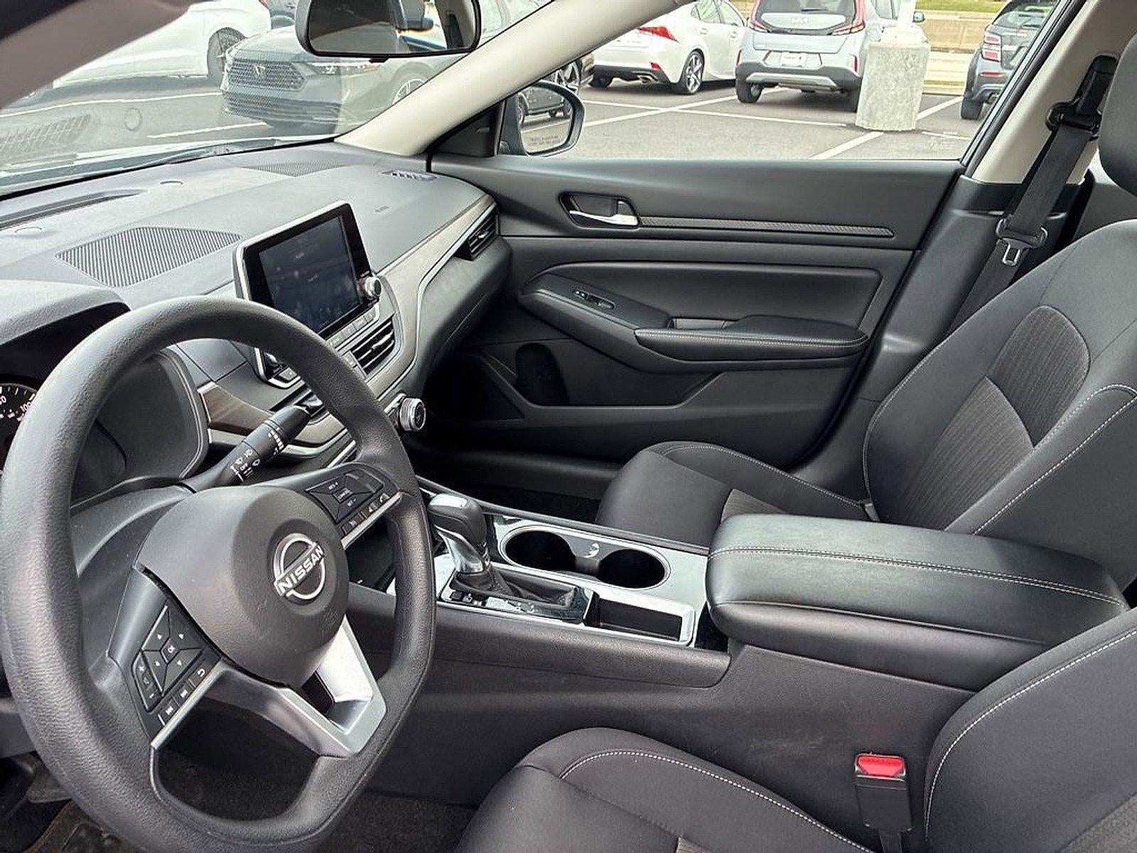 2024 Nissan Altima 2.5 SV Sedan