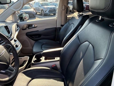 2024 Chrysler Pacifica Touring L FWD