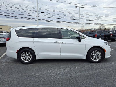 2024 Chrysler Pacifica Touring L FWD