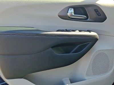 2024 Chrysler Pacifica Touring L FWD