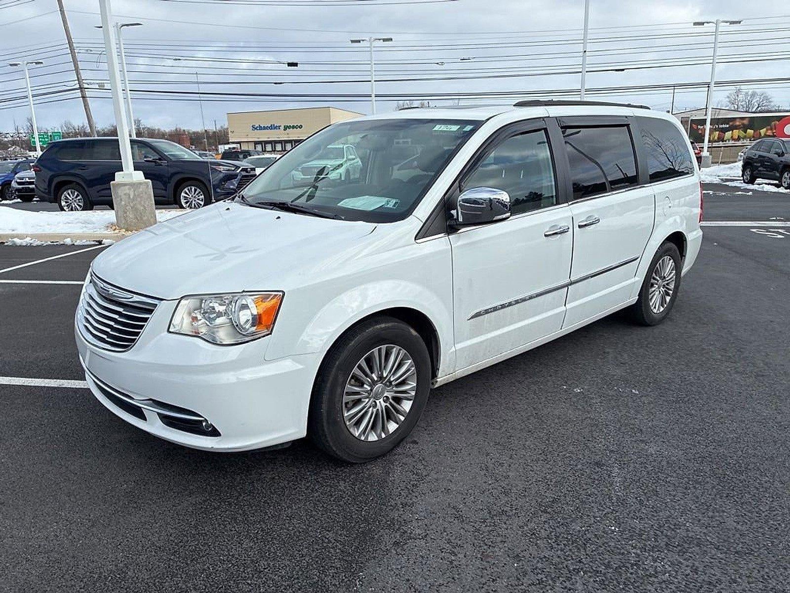 2016 Chrysler Town & Country 4dr Wgn Touring-L Anniversary Edition