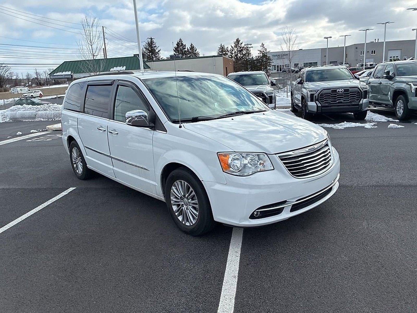 2016 Chrysler Town & Country 4dr Wgn Touring-L Anniversary Edition