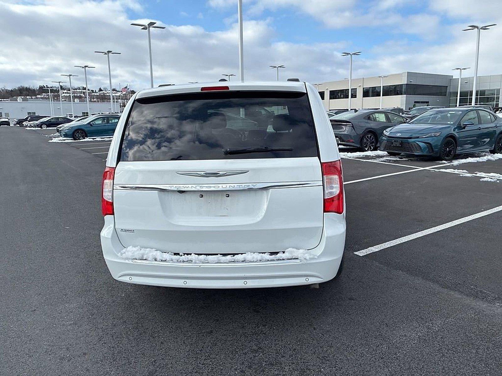 2016 Chrysler Town & Country 4dr Wgn Touring-L Anniversary Edition