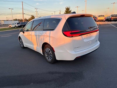 2023 Chrysler Pacifica Hybrid Touring L FWD