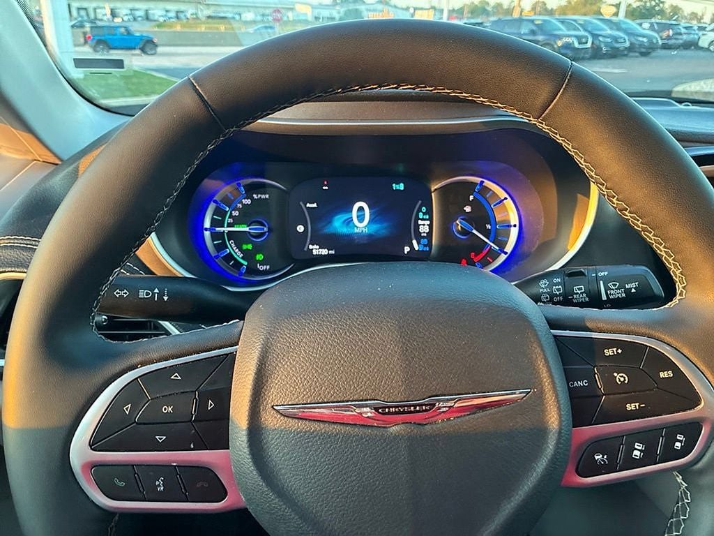 2023 Chrysler Pacifica Hybrid Touring L FWD